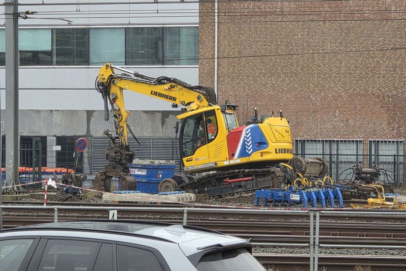 Werkzaamheden aan verbreding perron Utrecht Centraal
